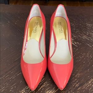 Michael kors pumps
